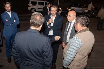 Morales recoge la Medalla de Oro de la Cámara por el servicio del Cabildo a la economía de la Isla (Foto TA)